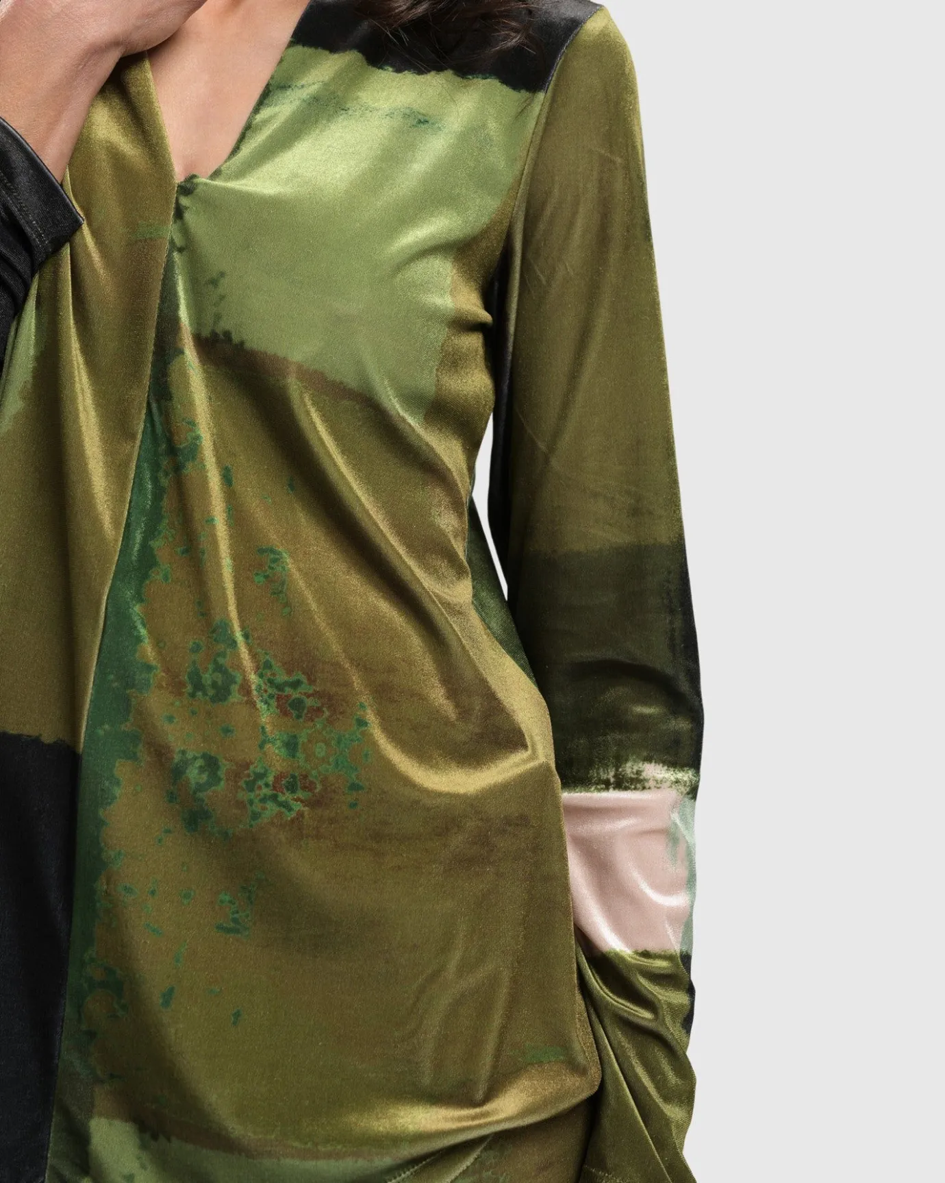 Women Alembika Plus<Al Fresco V Neck Pullover, Olive