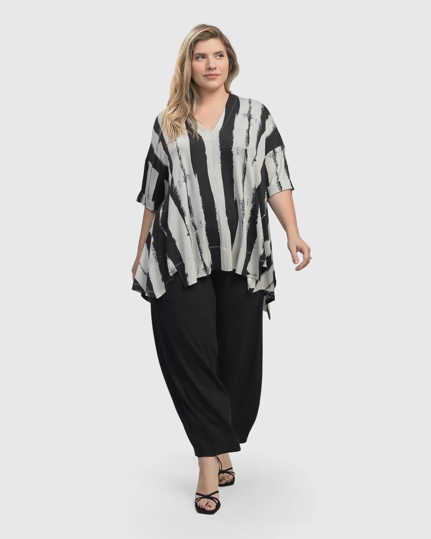 Women Alembika Plus<Charisma V Neck Hi-Lo Trapeze Top, Grunge