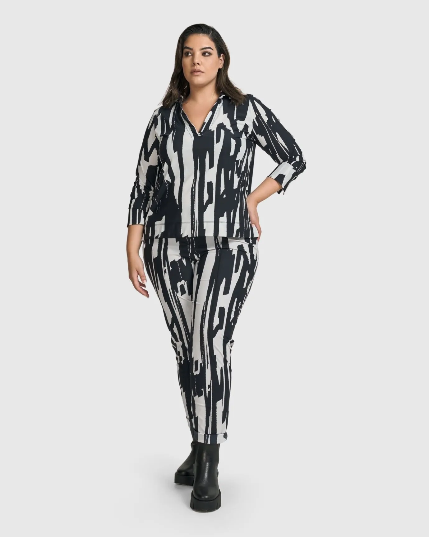 Women Alembika Plus<Cyber V-Neck Pullover Top, Brush