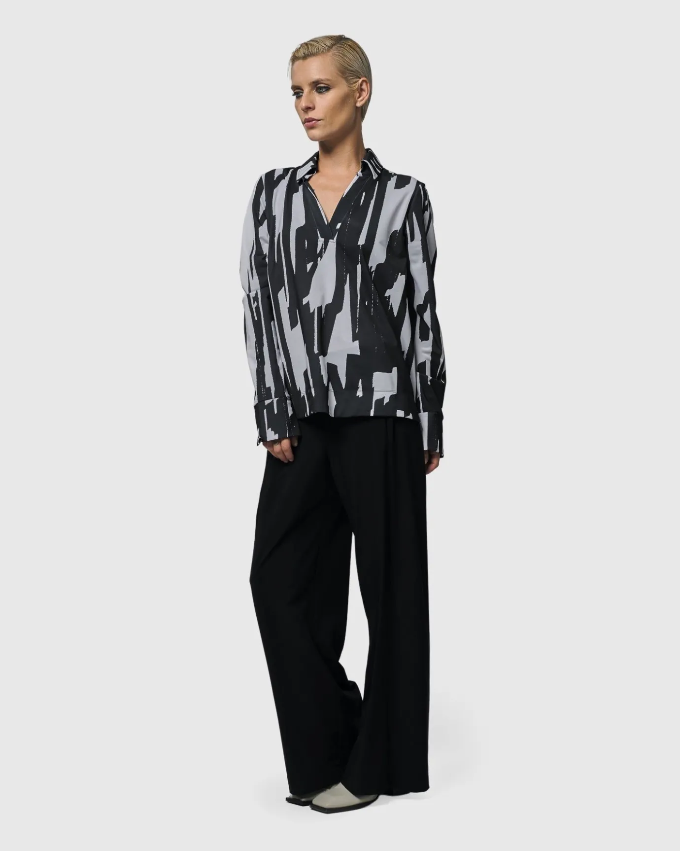 Women Alembika Plus<Cyber V-Neck Pullover Top, Brush