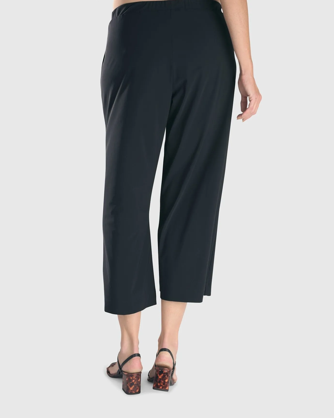 Women Alembika Pants & Skirts<Essential Tekbika Cute Crop Pants, Black