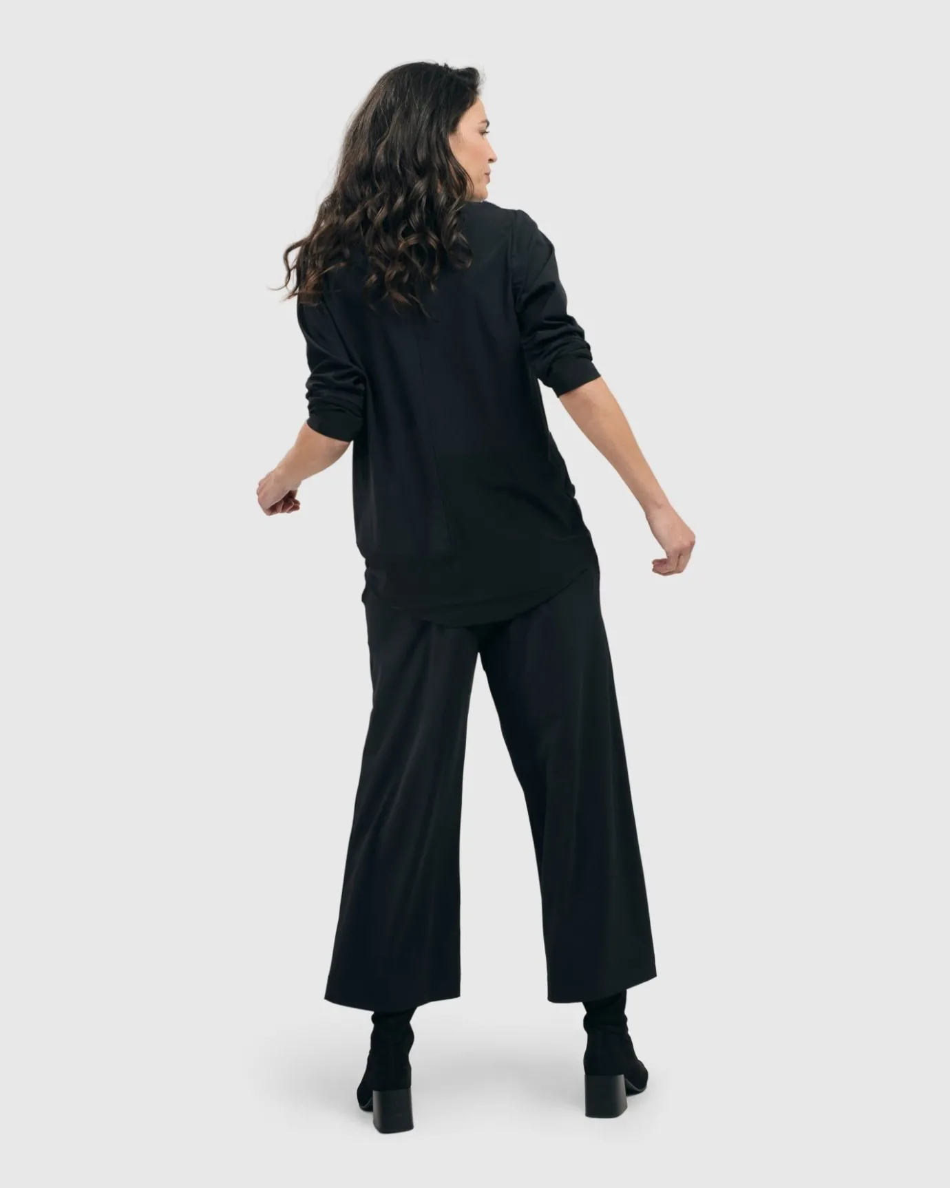 Women Alembika Pants & Skirts<Essential Tekbika Cute Crop Pants, Black