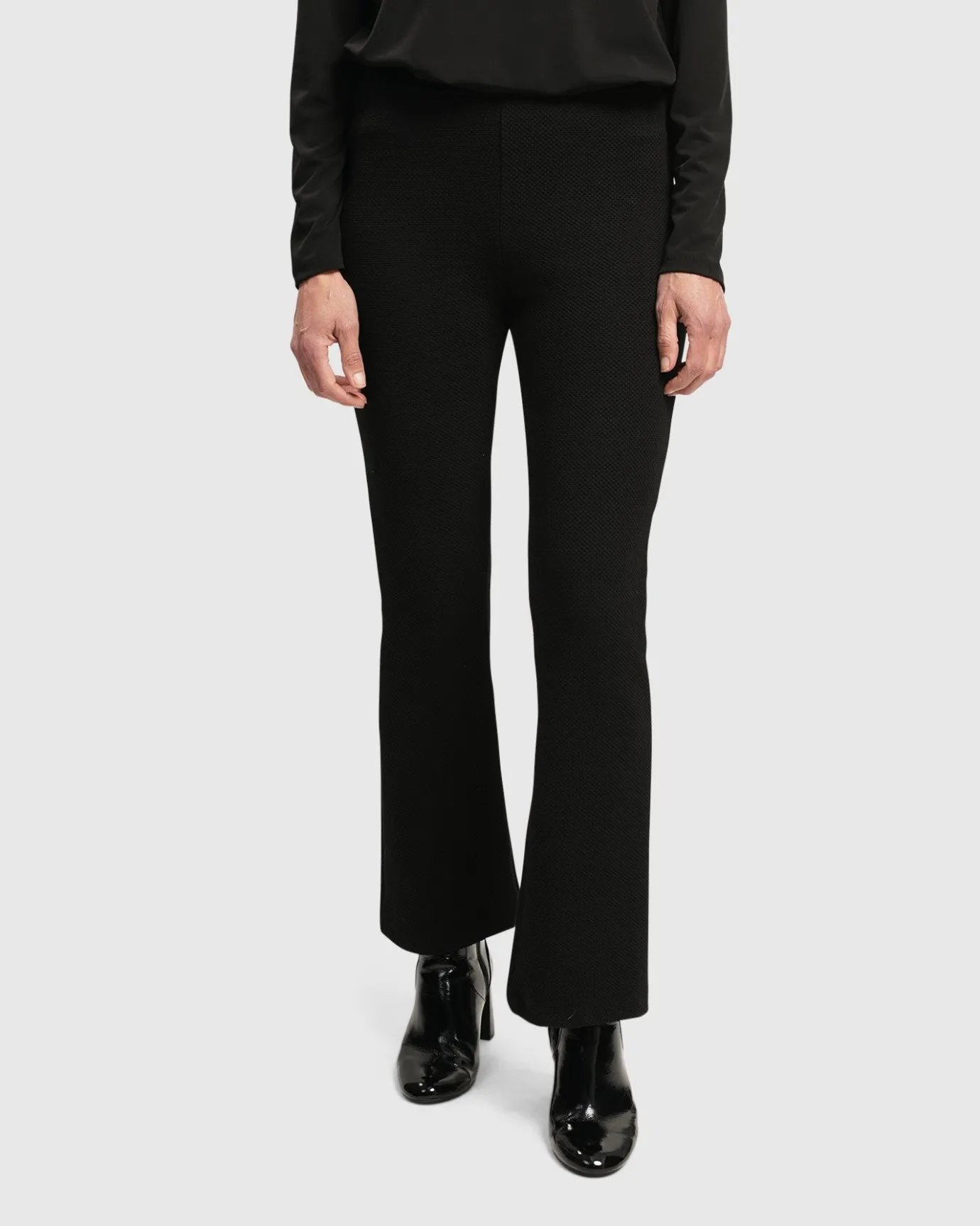 Women Alembika Plus<Essential Toned Up Flare Pants, Black
