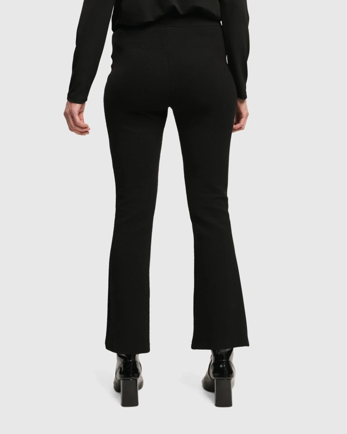 Women Alembika Pants & Skirts<Essential Toned Up Flare Pants, Black