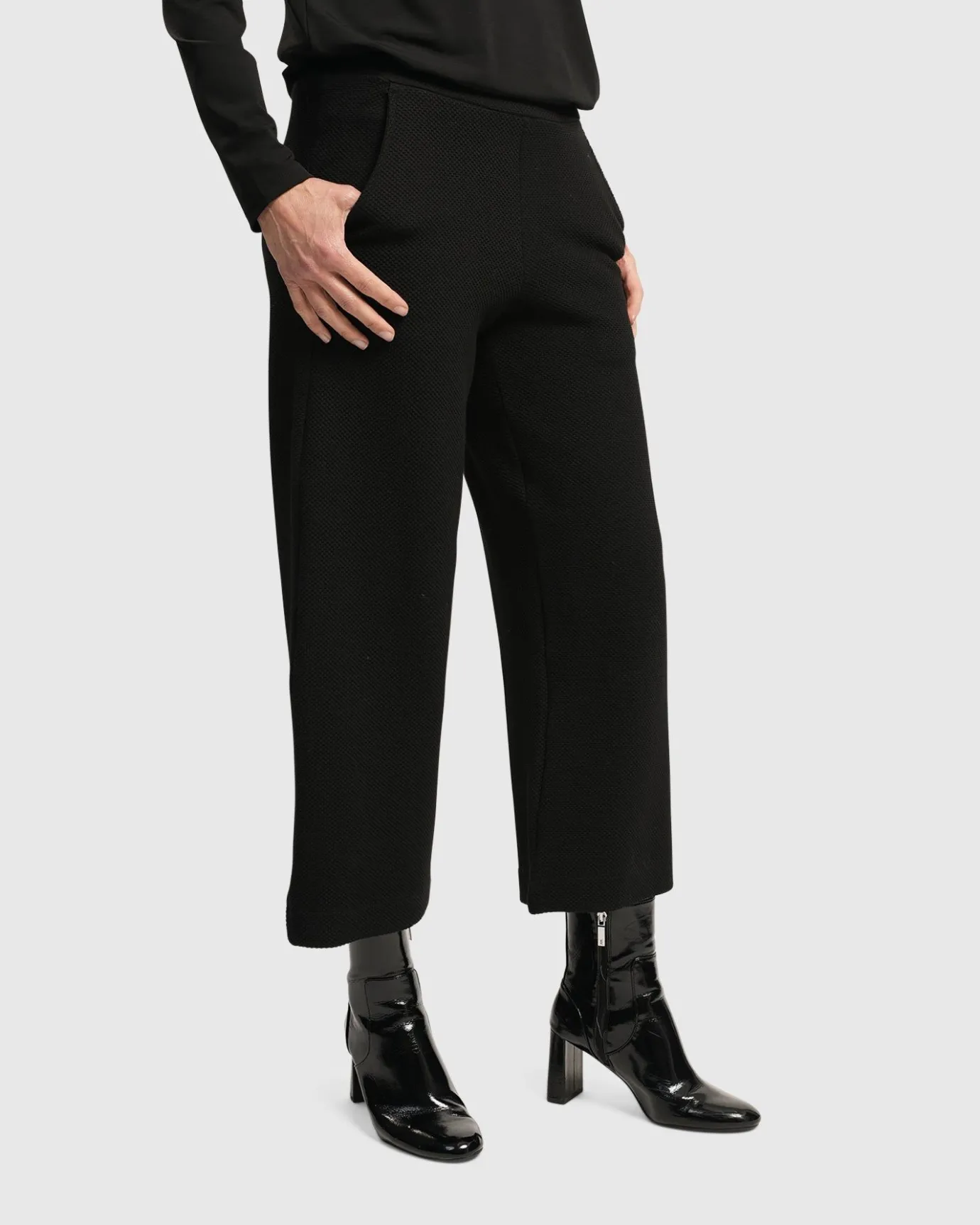 Women Alembika Pants & Skirts<Essential Toned Up Flare Pants, Black