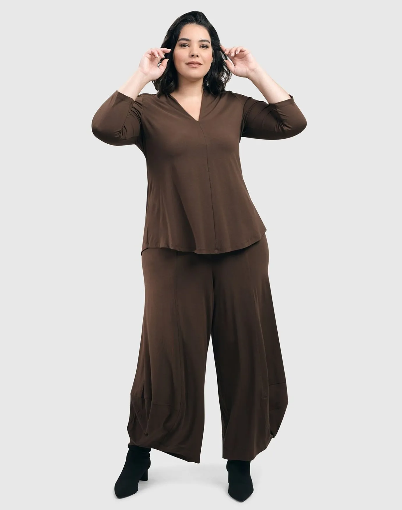 Women Alembika Tops & Tunics<Essential V-Neck Top, Coffee