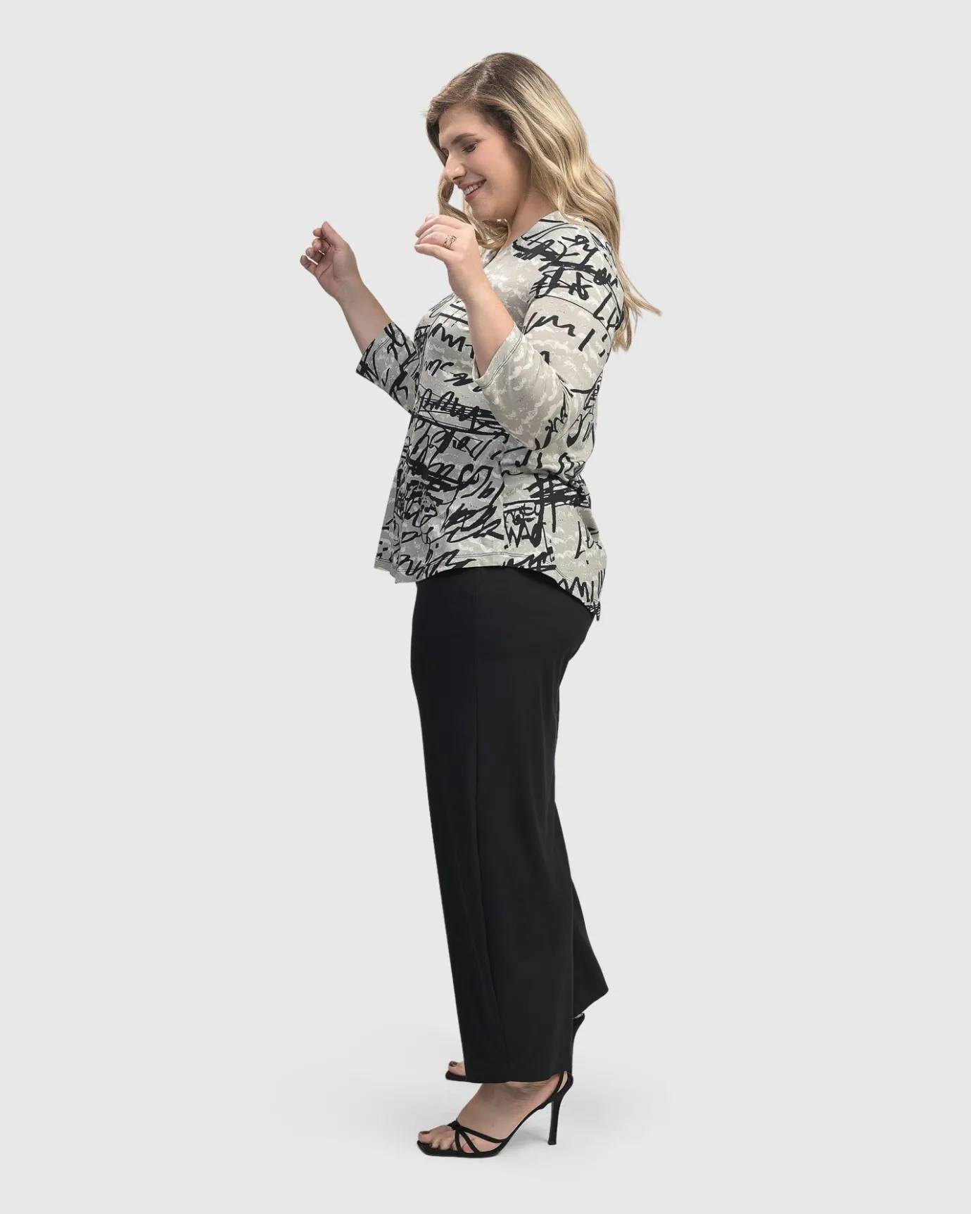Women Alembika Plus<Flirty Signature V Neck Top, Script
