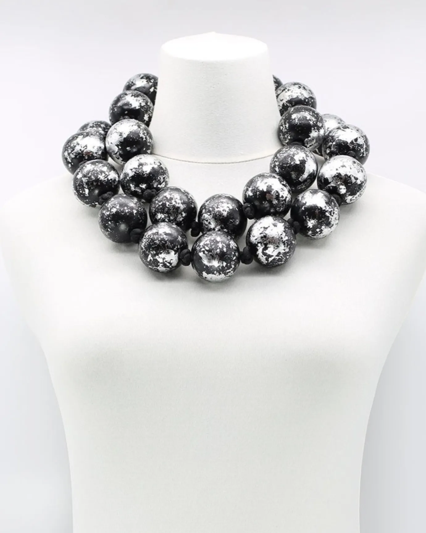 Women Alembika Accessories<Giant Bead Necklace, Silver