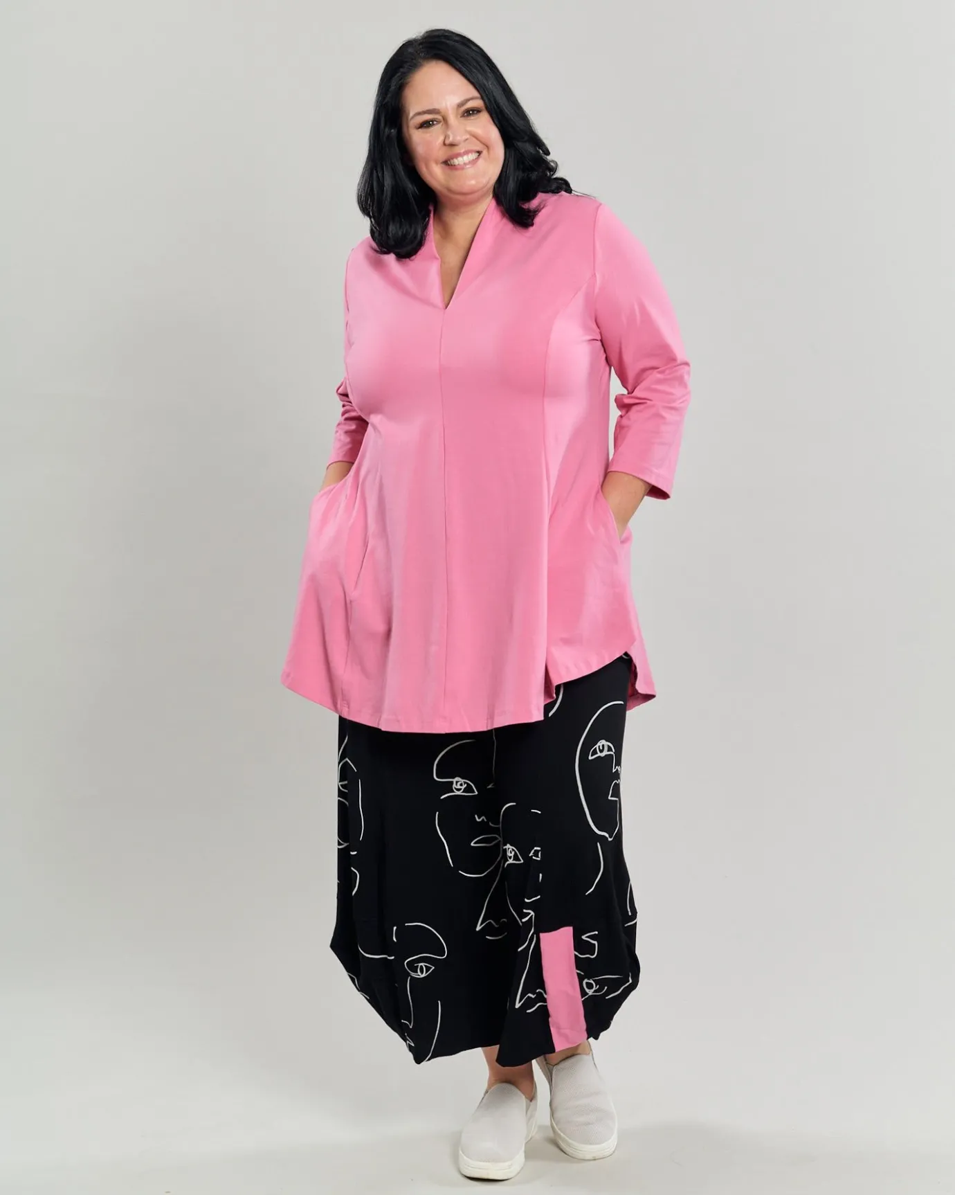 Women Alembika Plus<Gloria V-Neck Tunic Top, Bazooka