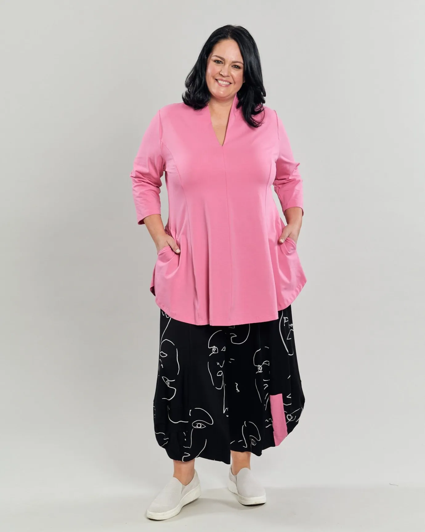 Women Alembika Plus<Gloria V-Neck Tunic Top, Bazooka