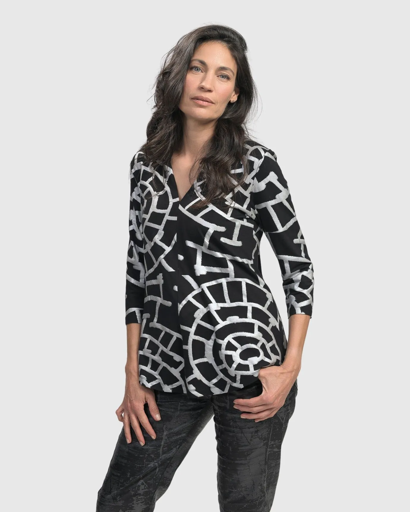 Women Alembika Plus<Hypnotic Signature V Neck Top, Silver