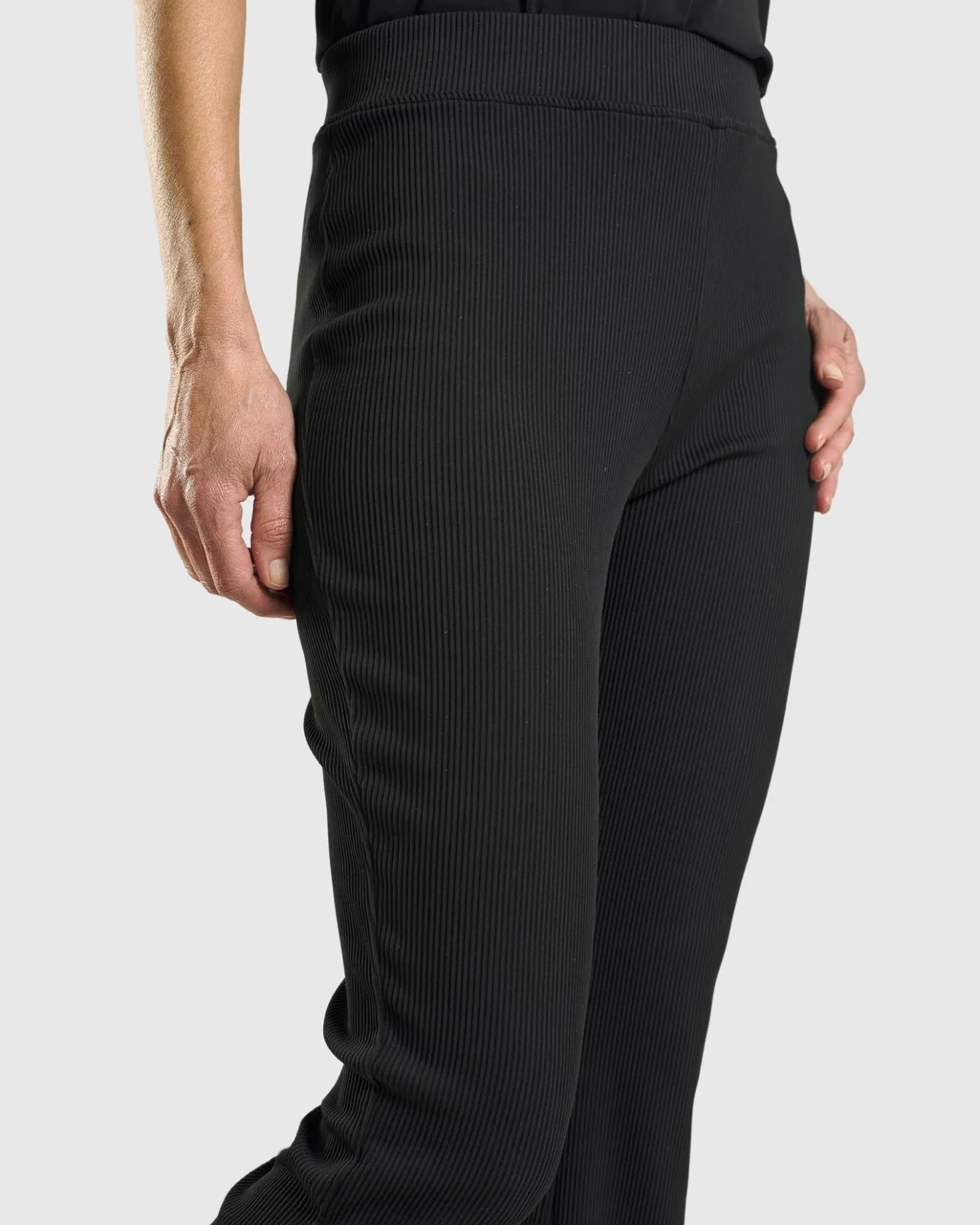 Women Alembika Plus<Kick Flare Curator Pants, Black