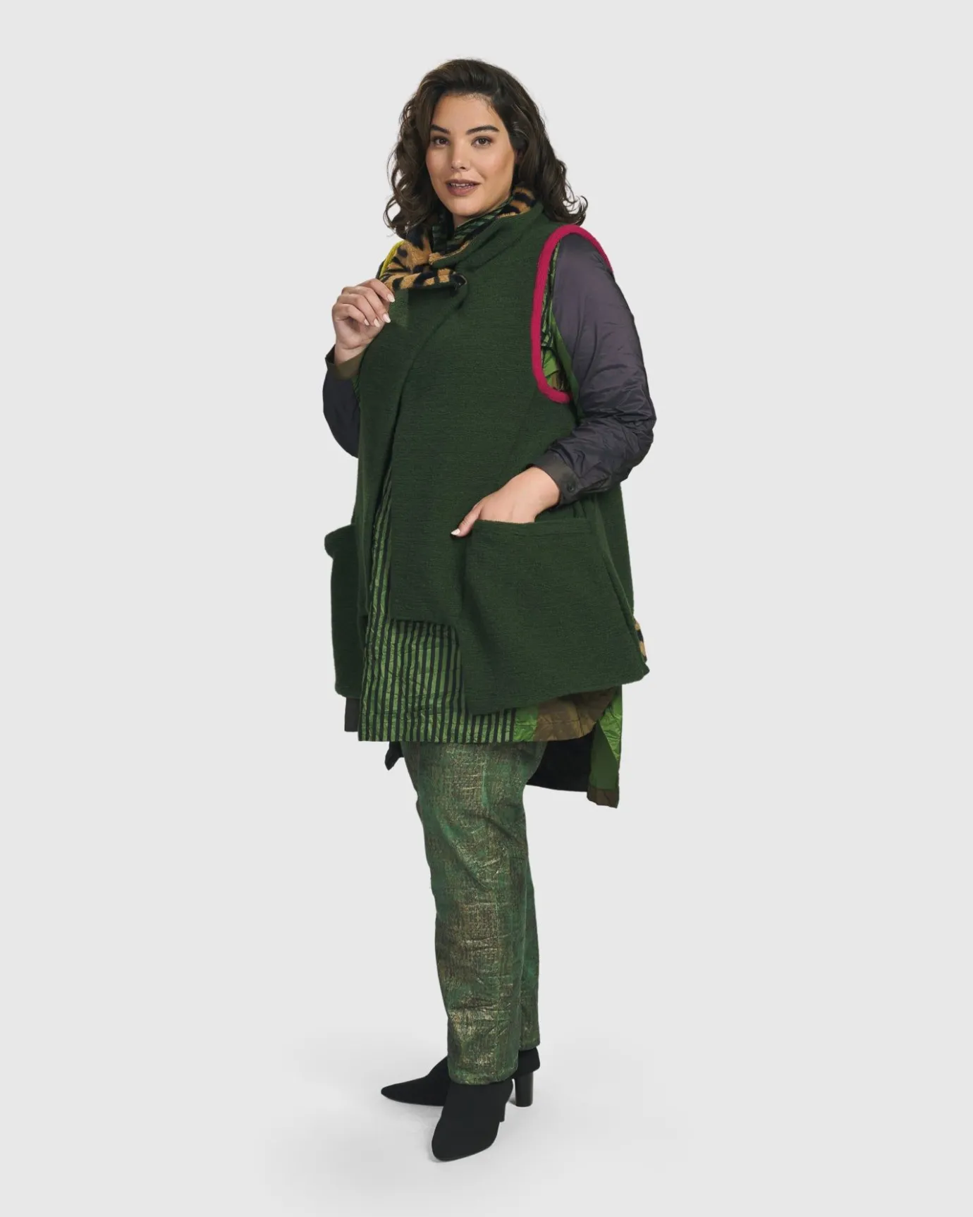Women Alembika Plus<Life's A Thrill Vest, Hunter