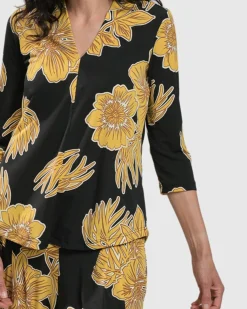 Women Alembika Tops & Tunics<Linda Signature Vneck, Gold
