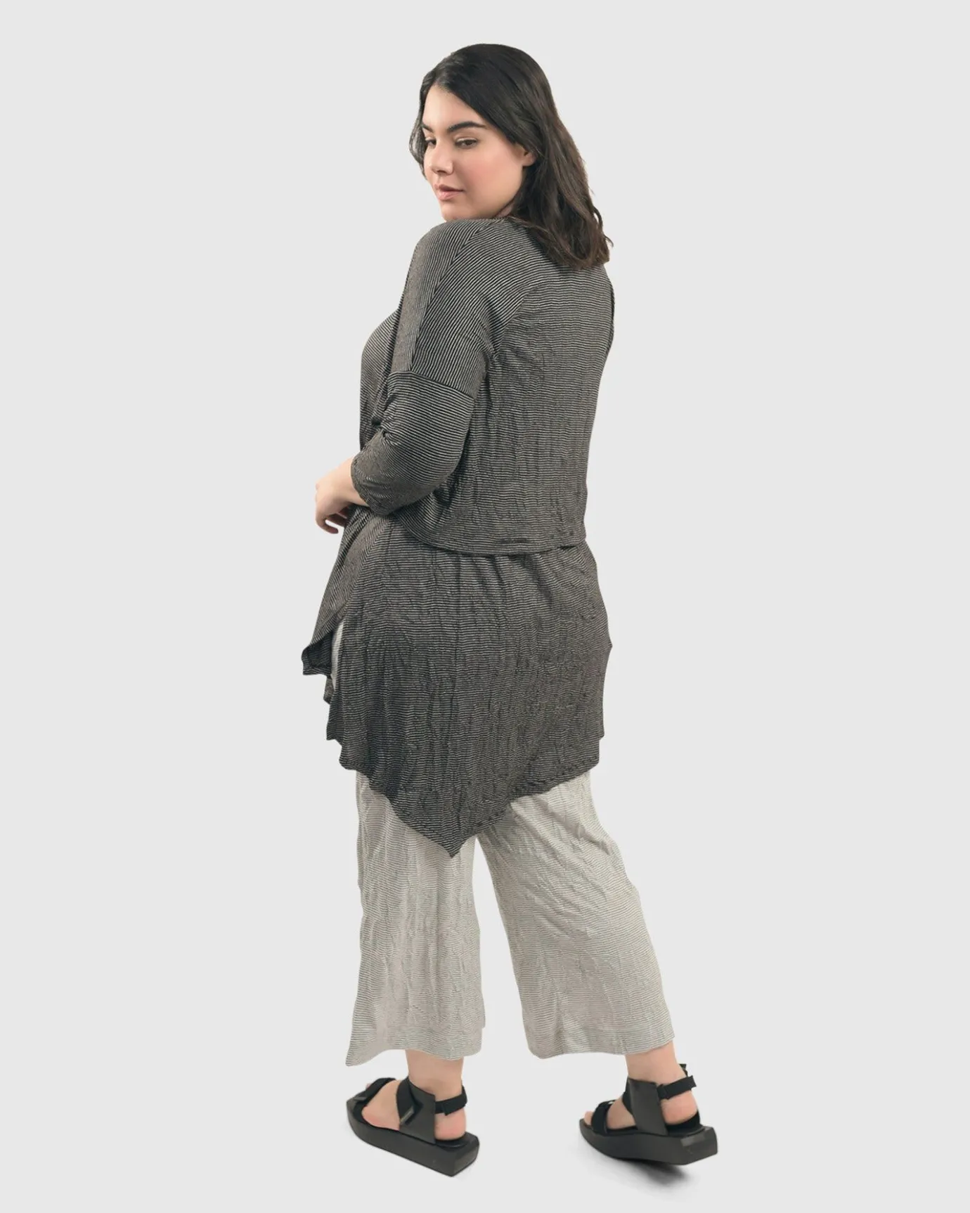 Women Alembika Plus<Linea Crinkle Crop Cardy, Black