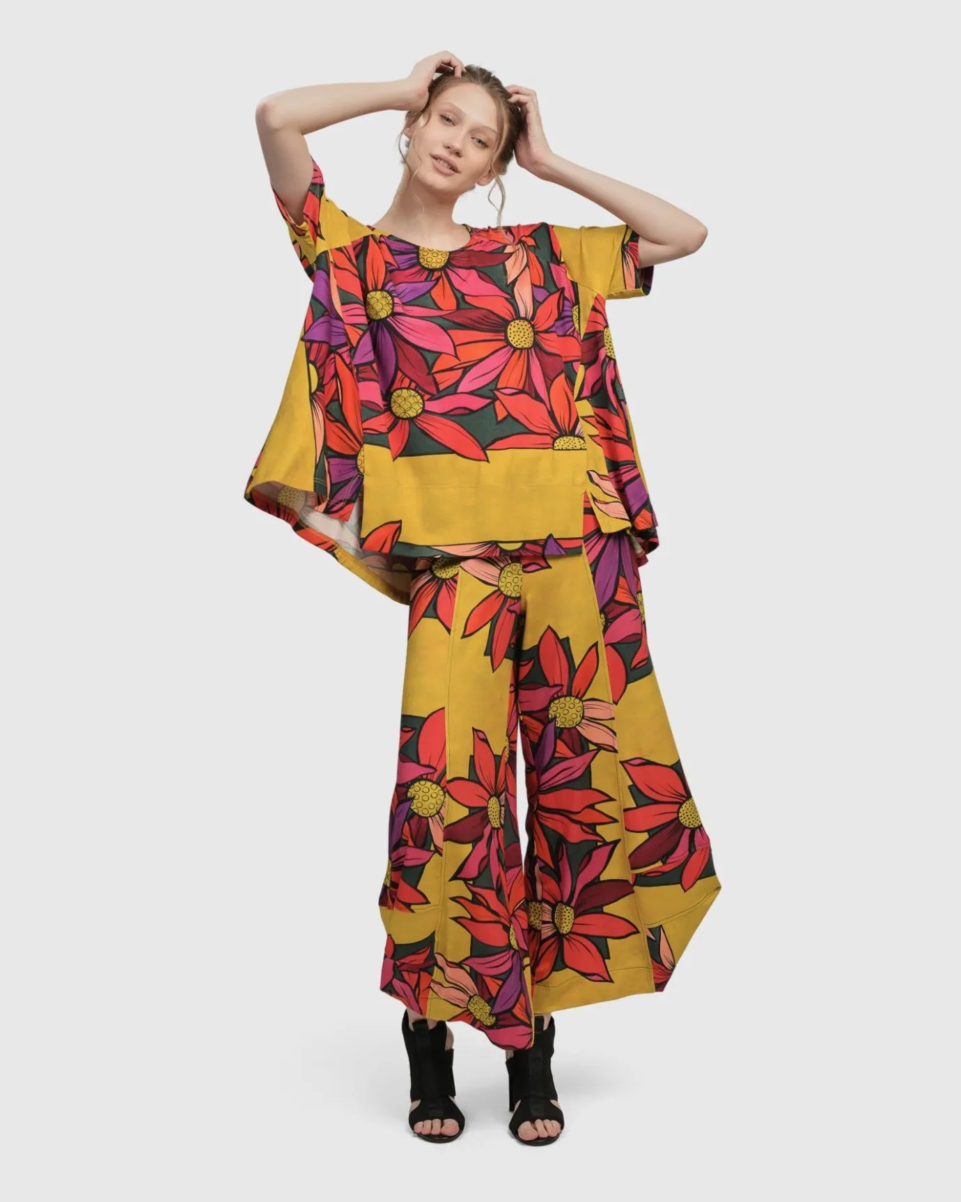 Women Alembika Plus<Marigold Trapeze Top, Bouquet