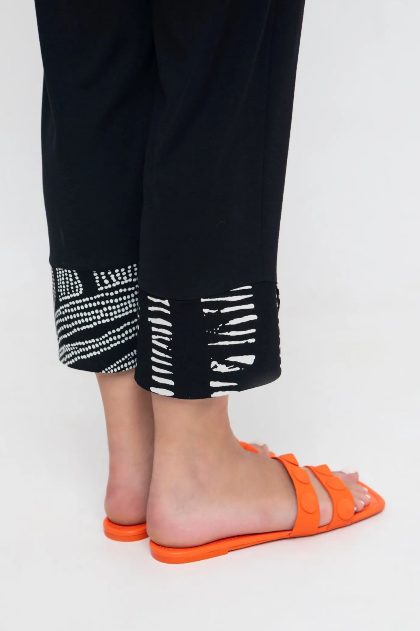 Women Alembika Pants & Skirts<Ozai N Ku Bliss Slim Pants, Black