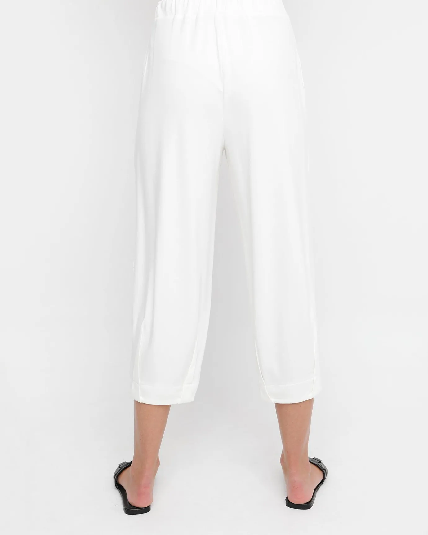 Women Alembika Pants & Skirts<Ozai N Ku Cropped Slim Pants, White