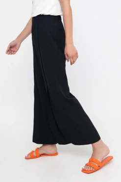 Women Alembika Pants & Skirts<Ozai N Ku Must-Have Slit-Front Flare Pants, Black