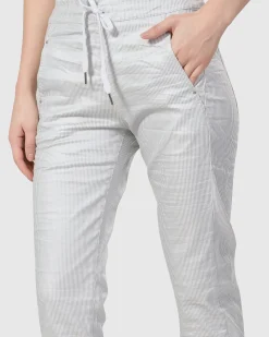 Women Alembika Plus<Pinstripe Iconic Stretch Jeans, Silver/White