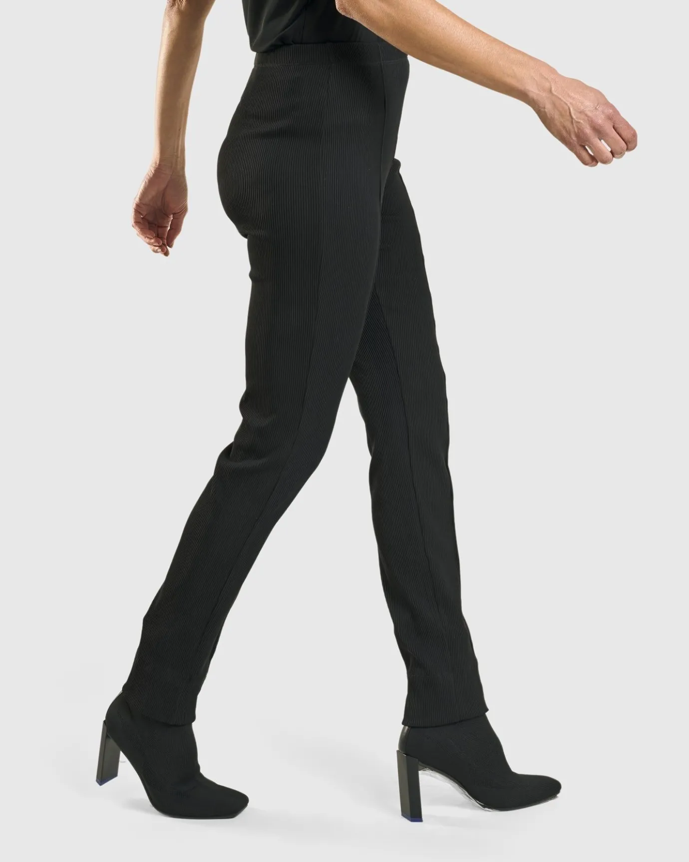 Women Alembika Pants & Skirts<Savant Slim Leg Trousers, Black