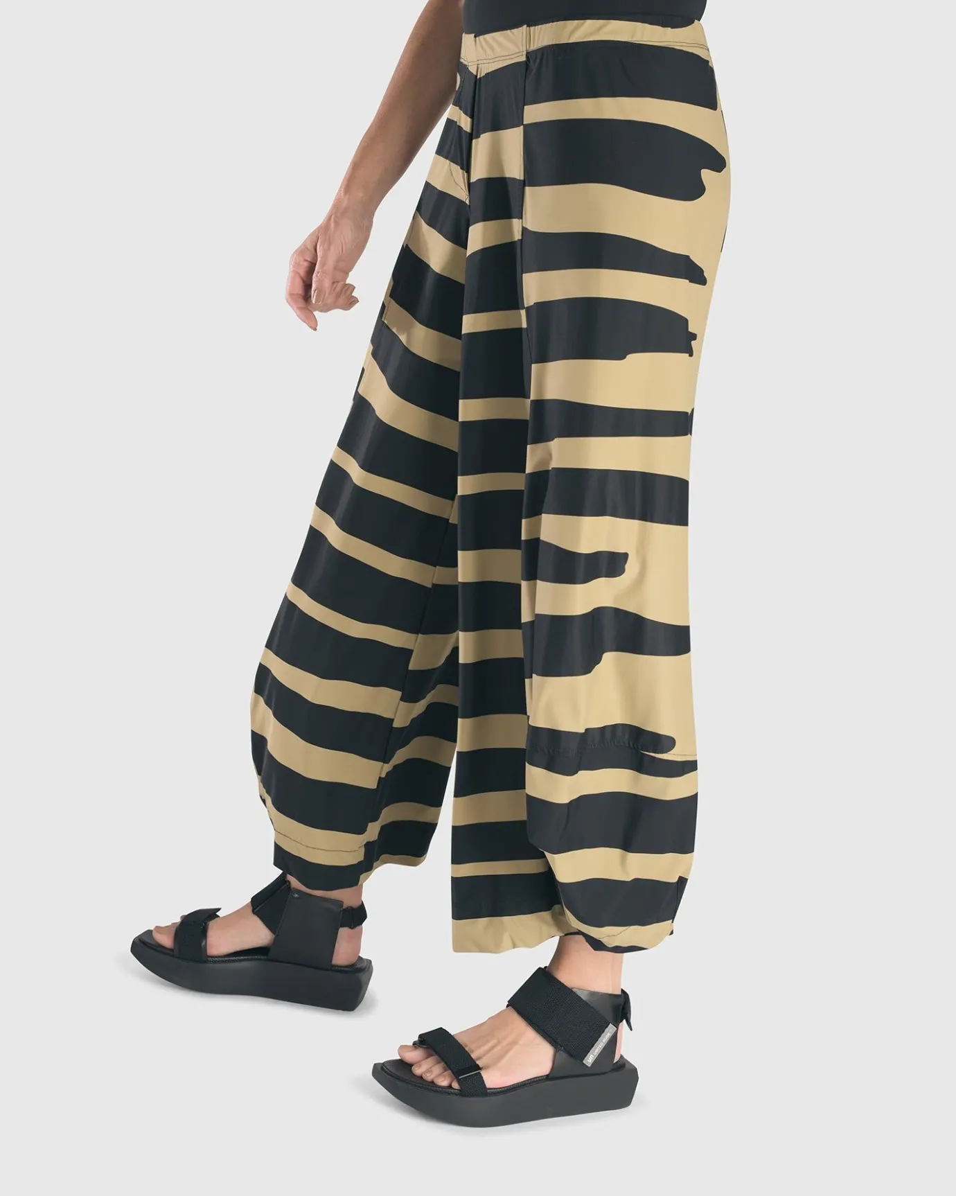 Women Alembika Pants & Skirts<Tekbika Wave Punto Pants, Dunes