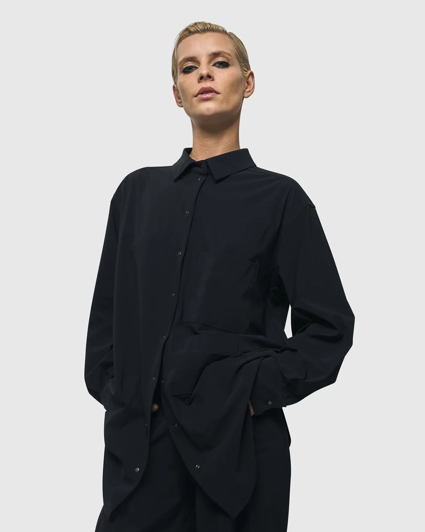 Women Alembika Plus<Trinity Button Down Shirt, Black