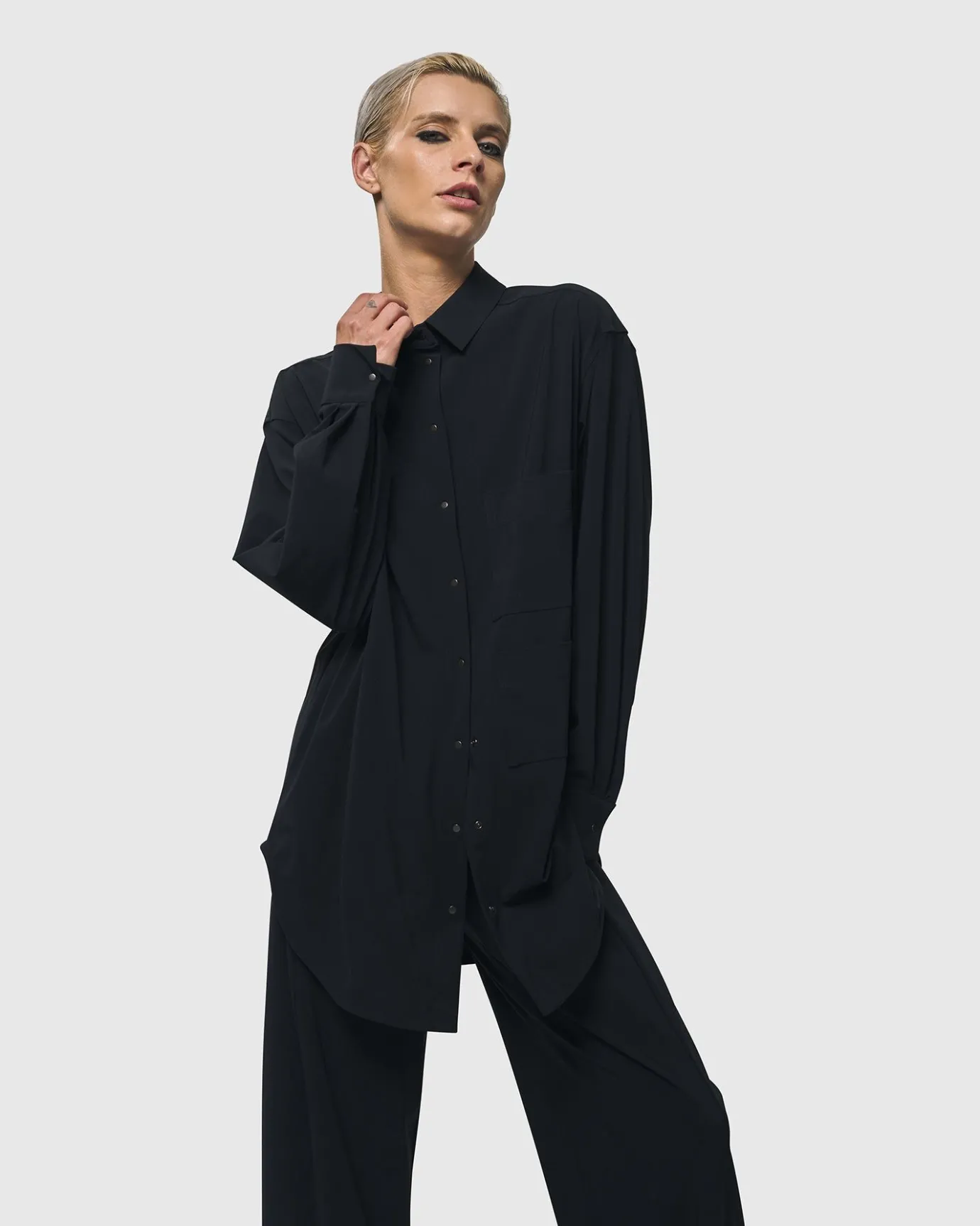 Women Alembika Plus<Trinity Button Down Shirt, Black