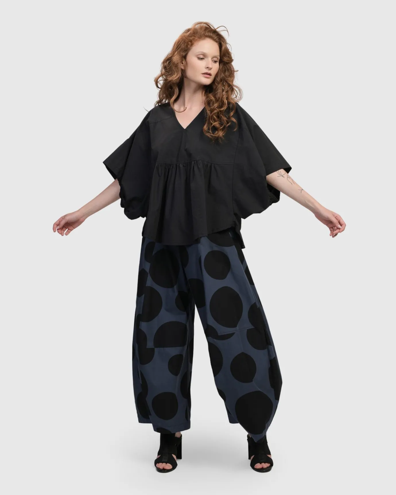 Women Alembika Pants & Skirts<Urban Carnavale Balloon Pants, Navy
