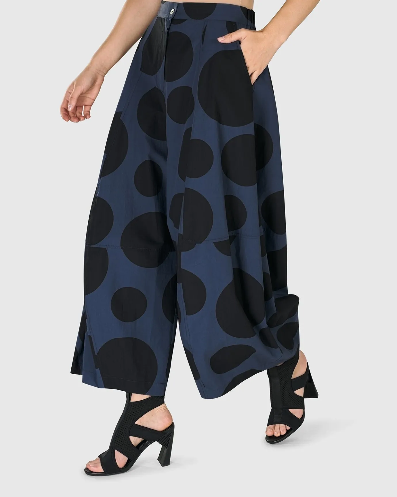 Women Alembika Pants & Skirts<Urban Carnavale Balloon Pants, Navy