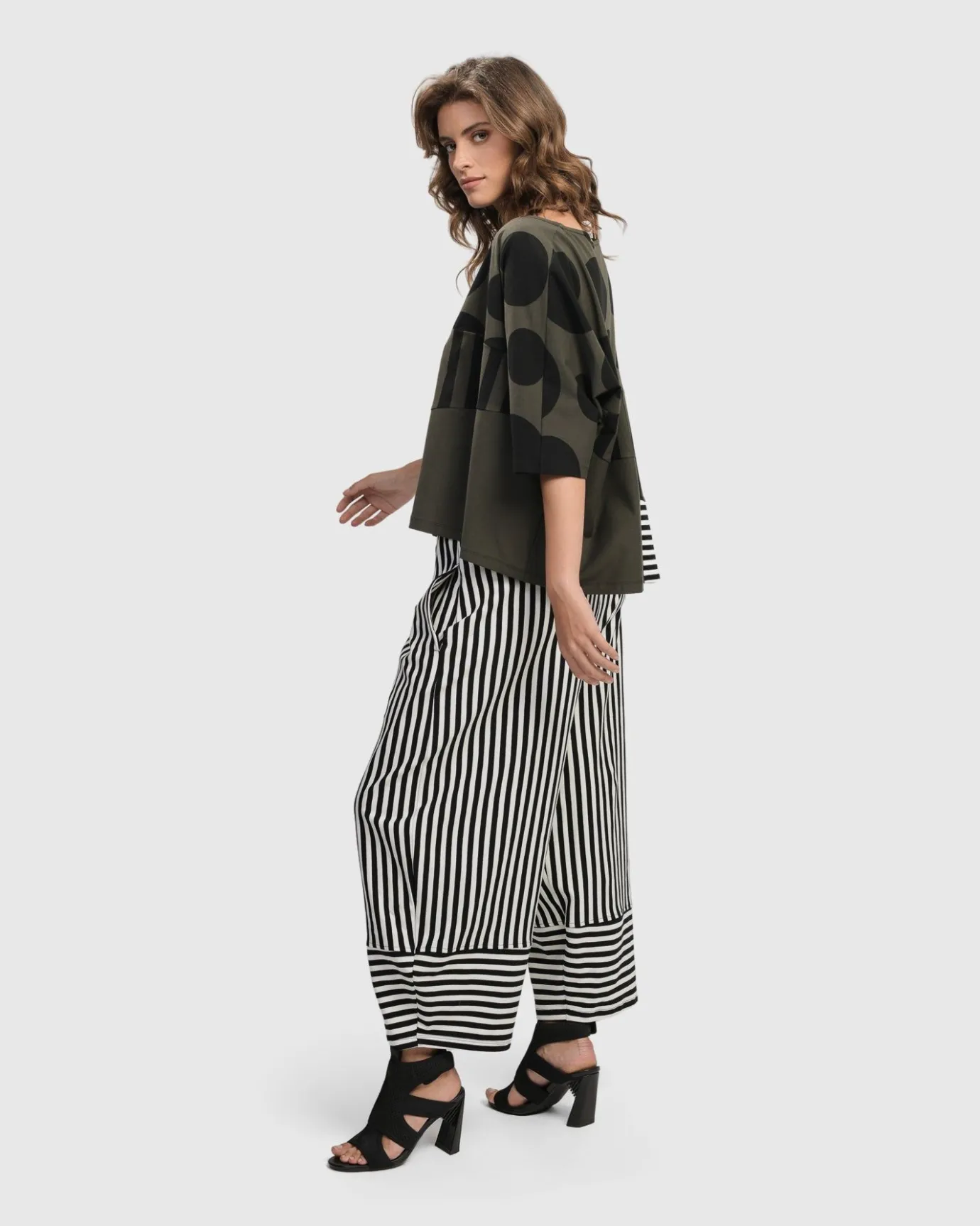 Women Alembika Tops & Tunics<Urban Chihiro Boxy Tee, Khaki