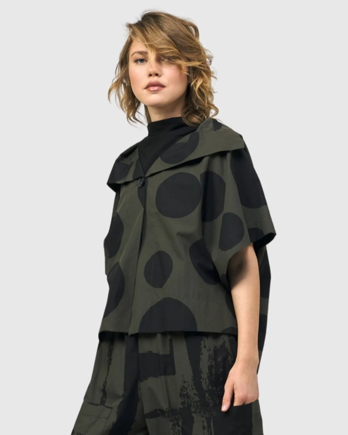 Women Alembika Plus<Urban Dots Kiku Cape Jacket, Khaki