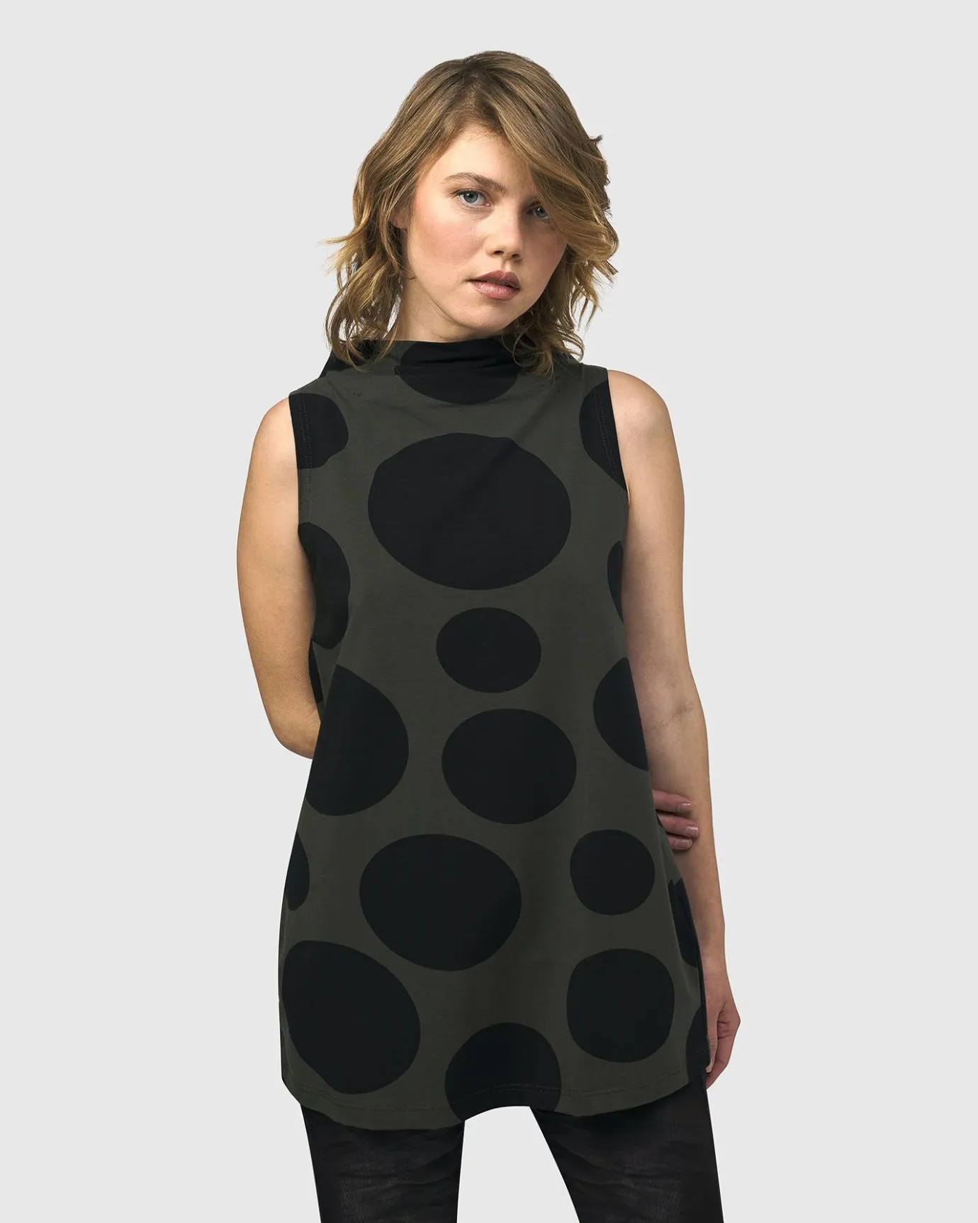 Women Alembika Tops & Tunics<Urban Dots Sleeveless Mockneck Top, Khaki