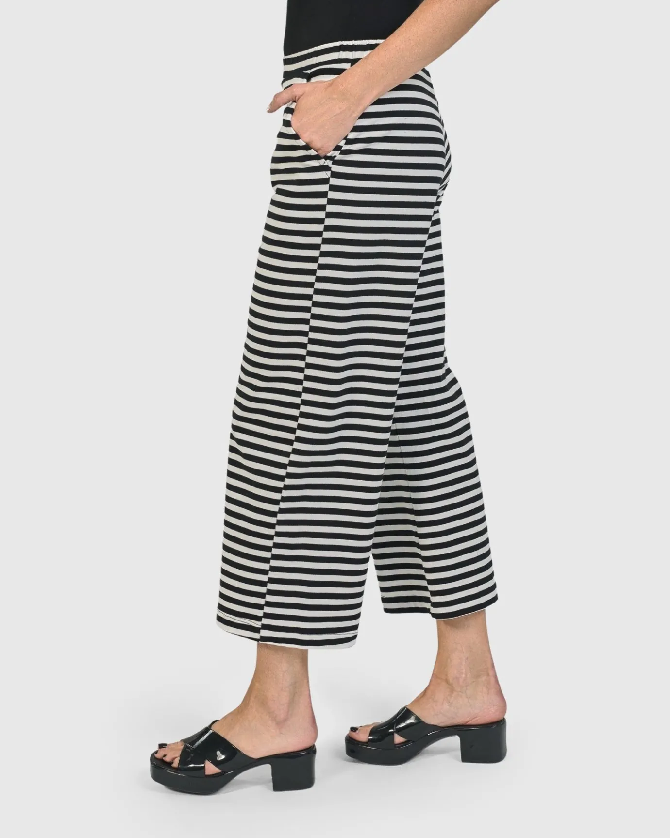 Women Alembika Pants & Skirts<Urban Greenwich Striped Pants, Black