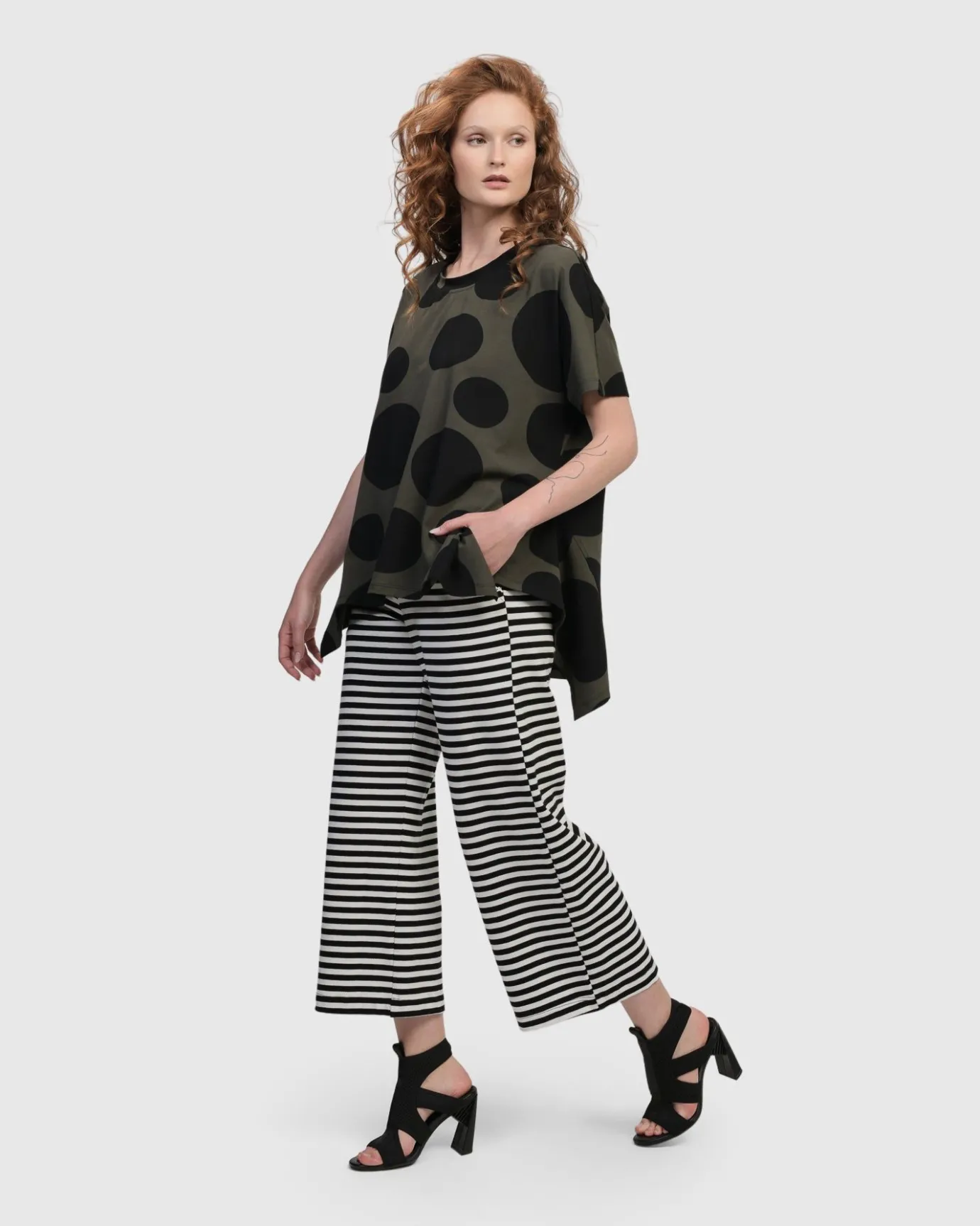 Women Alembika Tops & Tunics<Urban Kiki Relaxed Top, Khaki