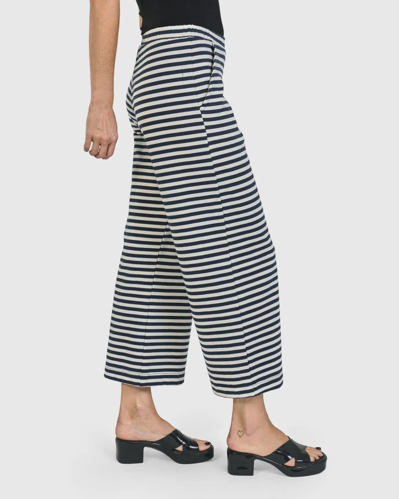 Women Alembika Pants & Skirts<Urban Lagoa Striped Pants, Navy