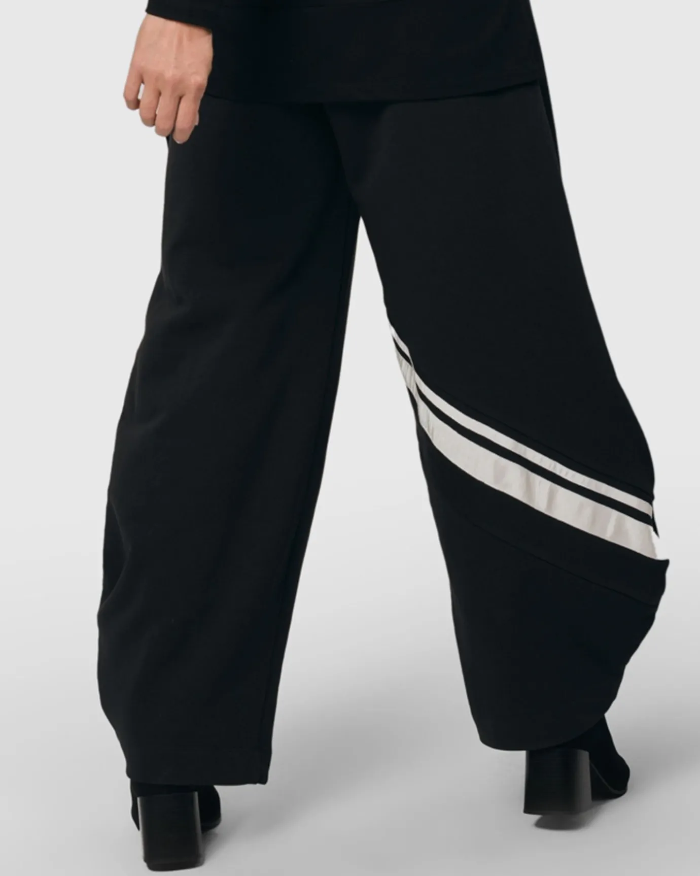 Women Alembika Pants & Skirts<Urban Ribbon Punto Pants, Black