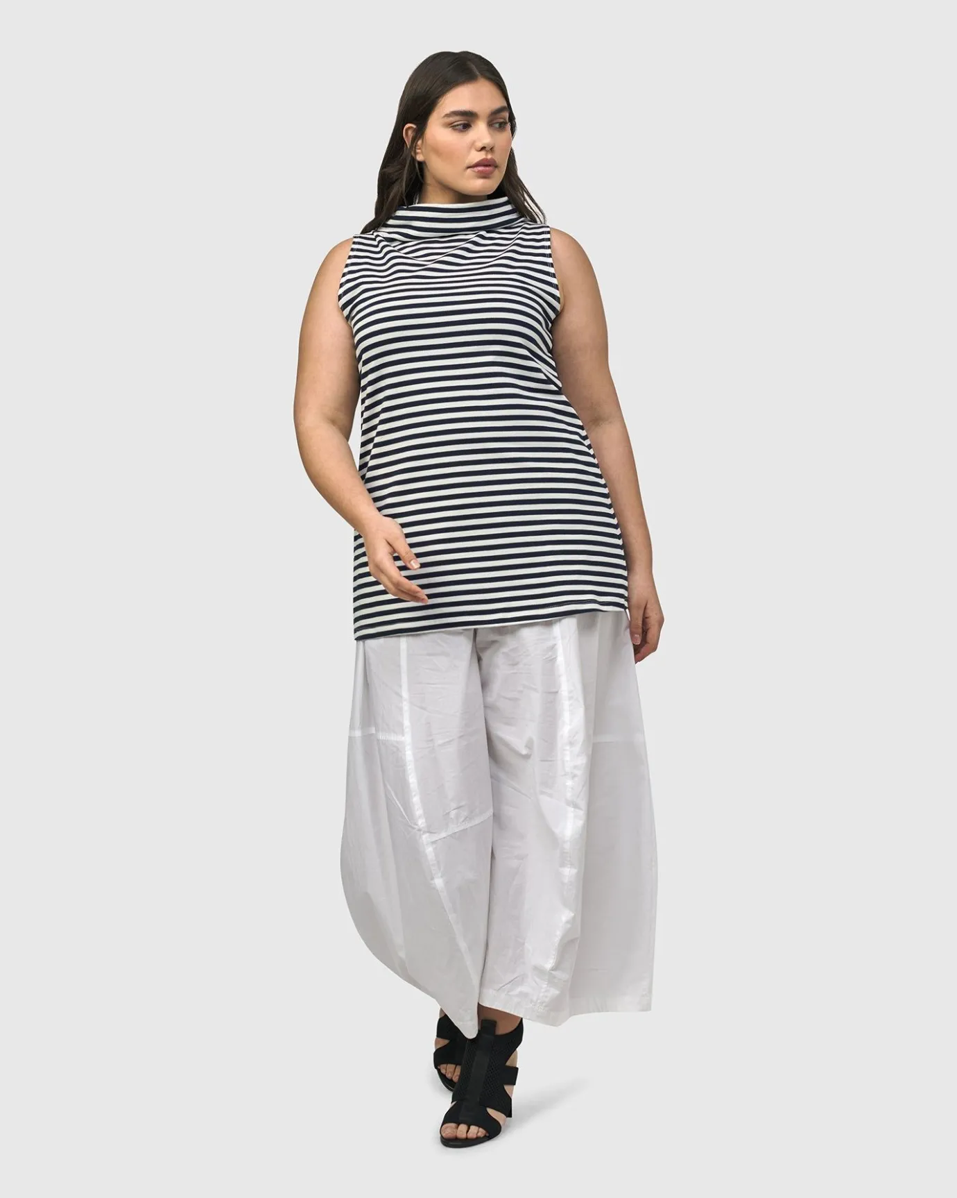 Women Alembika Tops & Tunics<Urban Sleeveless Mockneck Top, Navy