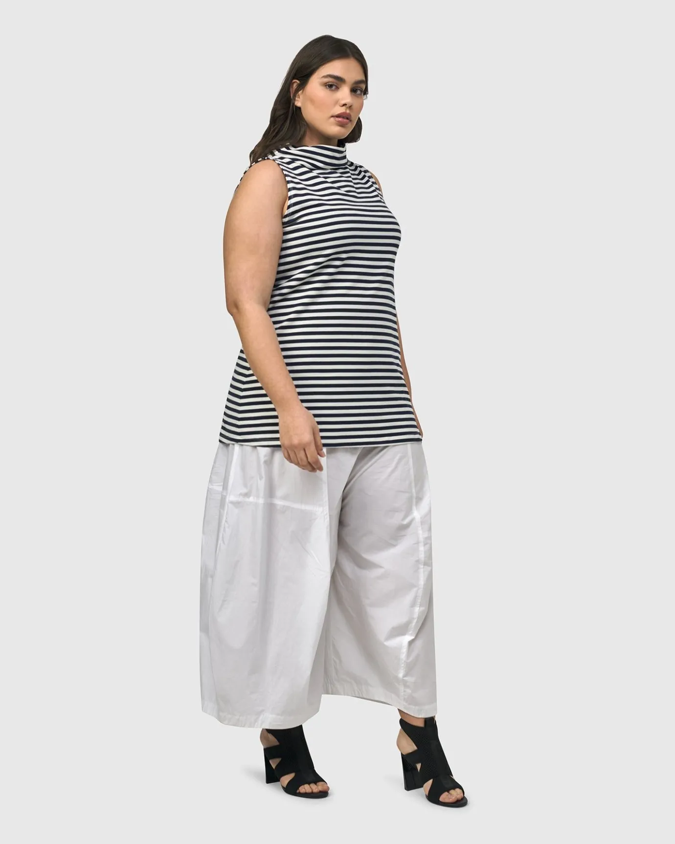 Women Alembika Tops & Tunics<Urban Sleeveless Mockneck Top, Navy