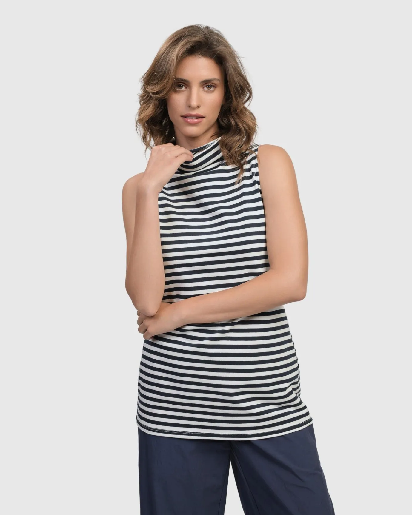 Women Alembika Plus<Urban Sleeveless Mockneck Top, Navy