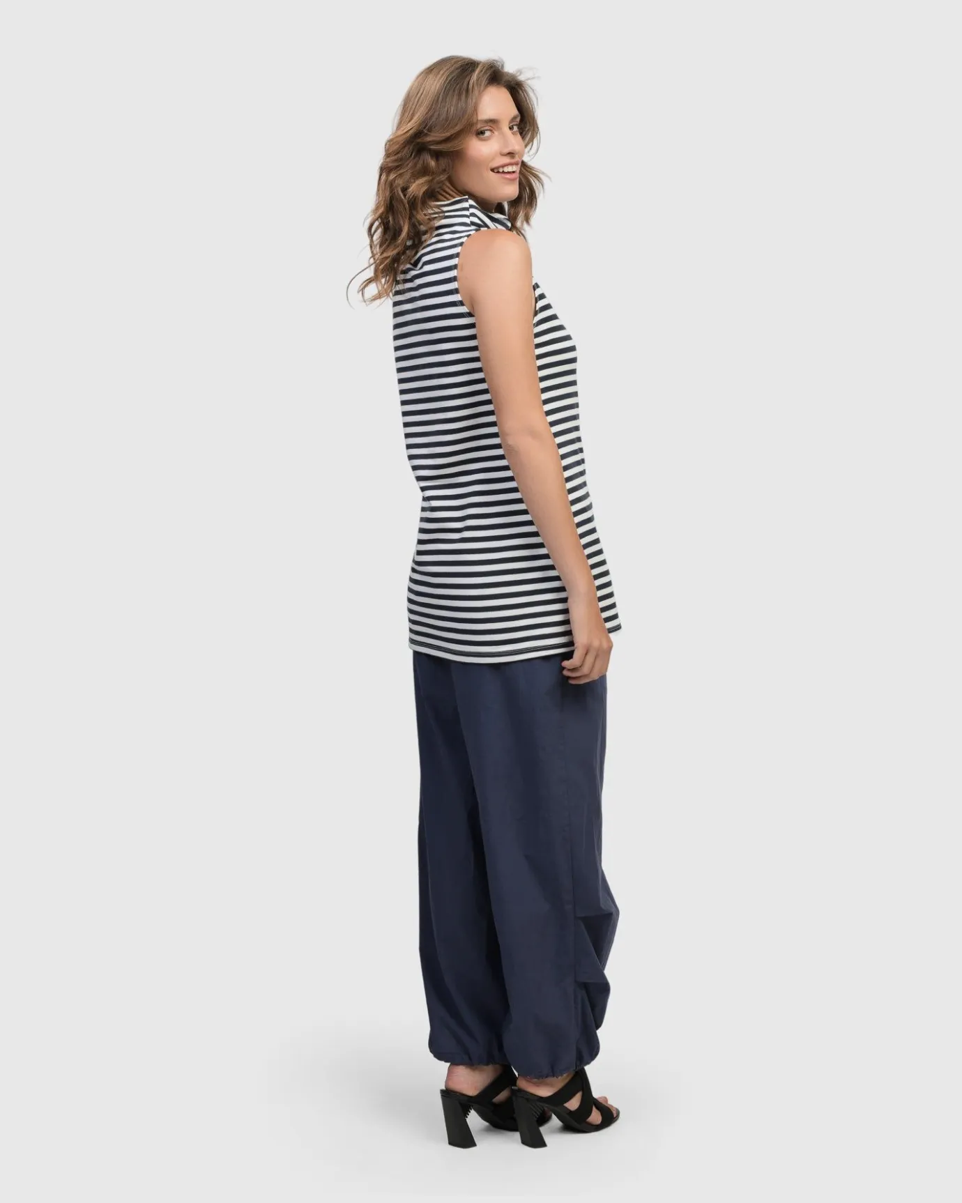 Women Alembika Plus<Urban Sleeveless Mockneck Top, Navy