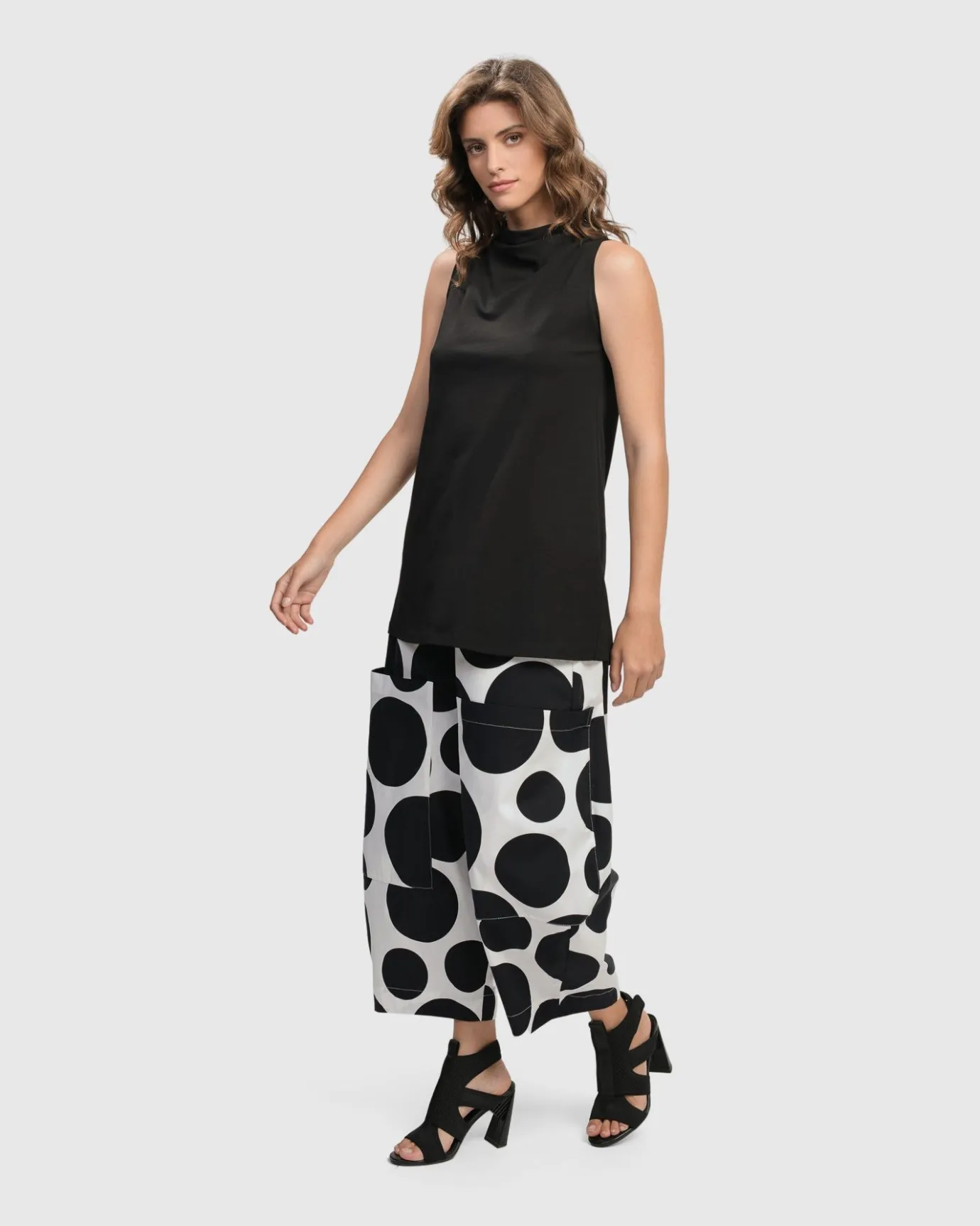 Women Alembika Plus<Urban Sleeveless Mockneck Top, Black