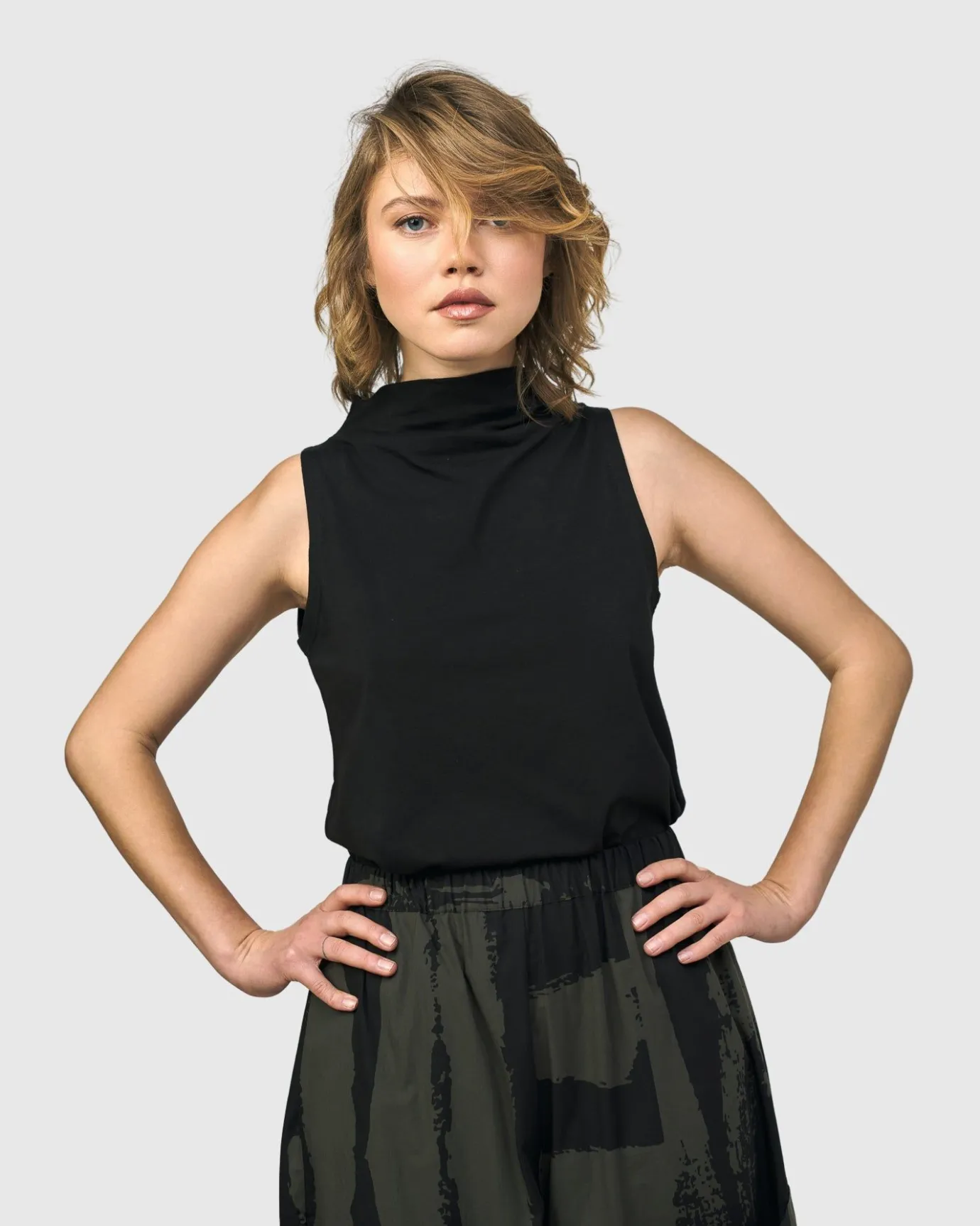 Women Alembika Plus<Urban Sleeveless Mockneck Top, Black