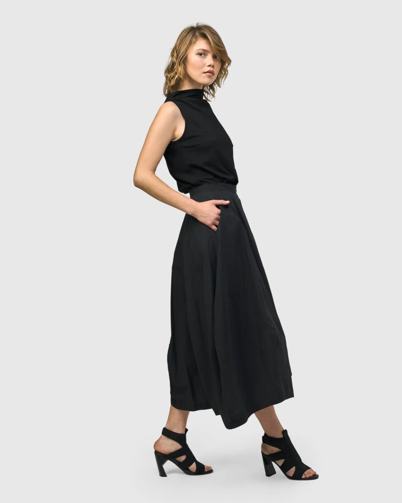 Women Alembika Plus<Urban Sleeveless Mockneck Top, Black