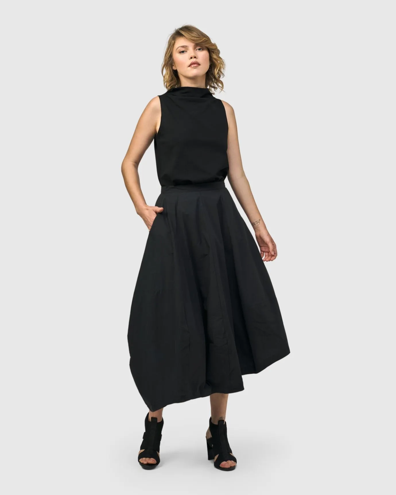 Women Alembika Plus<Urban Sleeveless Mockneck Top, Black