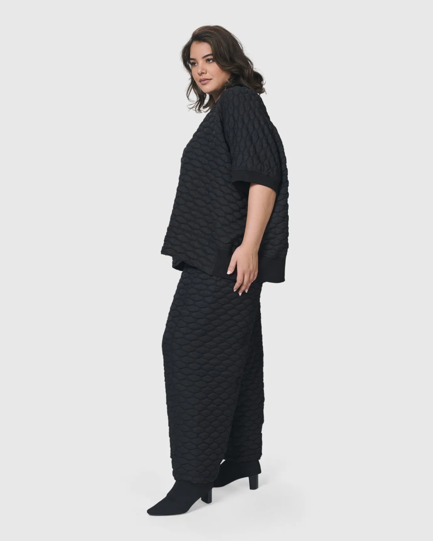 Women Alembika Plus<Urban Soft Punk Top, Black