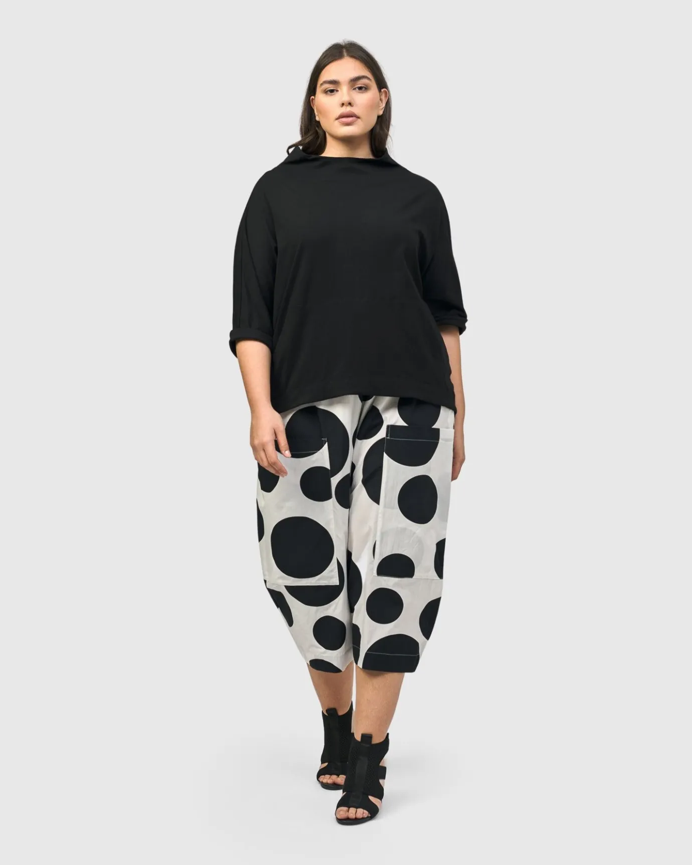 Women Alembika Tops & Tunics<Urban Wanderer Sweatshirt, Black