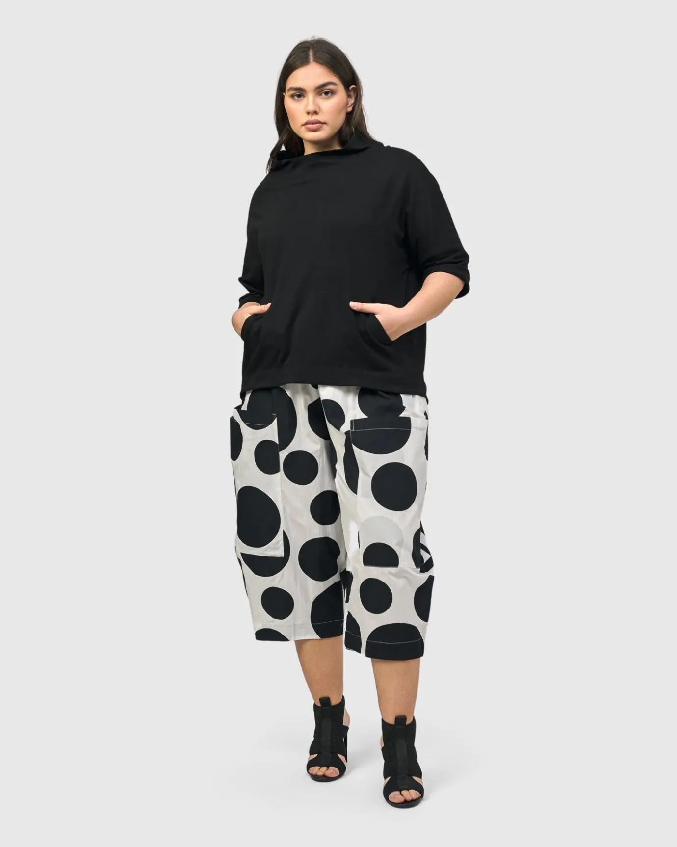 Women Alembika Tops & Tunics<Urban Wanderer Sweatshirt, Black
