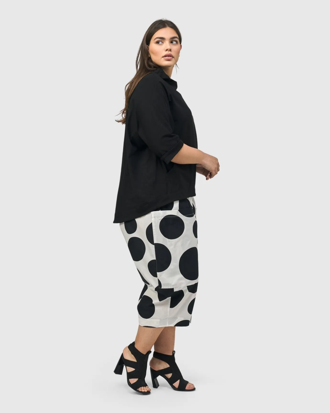 Women Alembika Tops & Tunics<Urban Wanderer Sweatshirt, Black