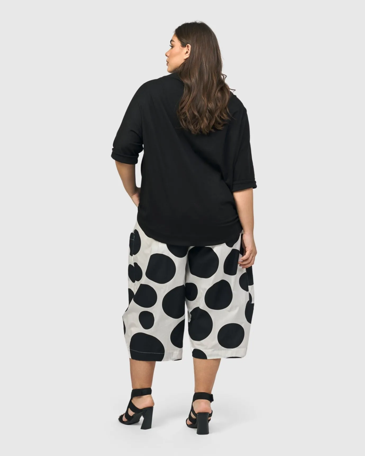 Women Alembika Tops & Tunics<Urban Wanderer Sweatshirt, Black